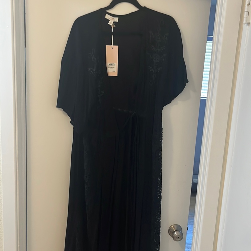 So cute! Kimono! Can we worn over bathing suit, dress jeans